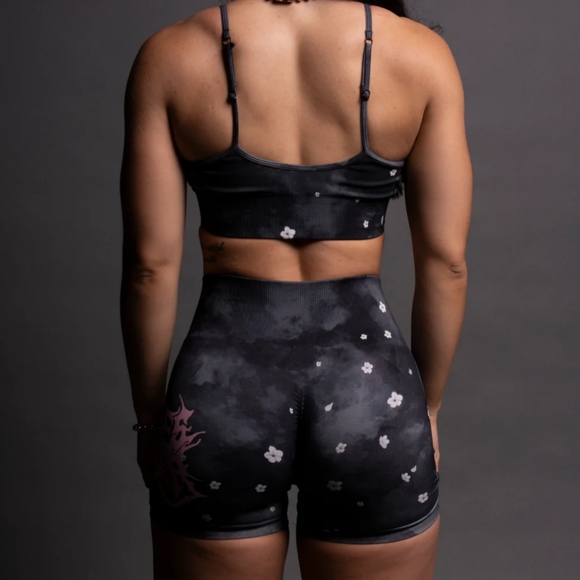 NWT Limited Edition: Darc Sport Cherry Blossom Workout Seamless Shorts - Picture 10 of 10